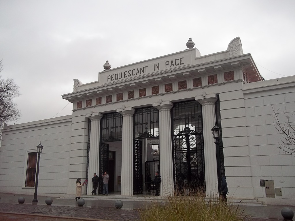 Lugares Curiosos: Cemitério da Recoleta lary di lua