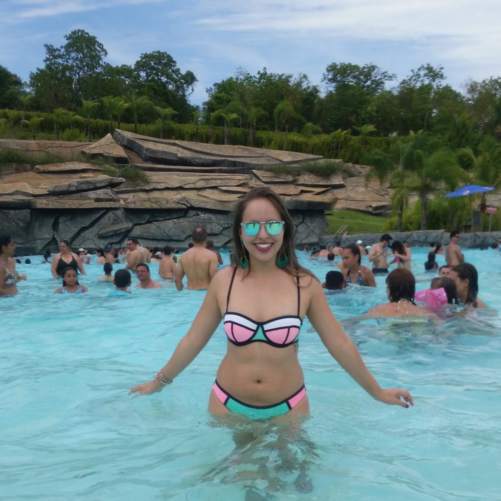 Conheça o Hot Park, o maior parque aquático da América do Sul lary di lua