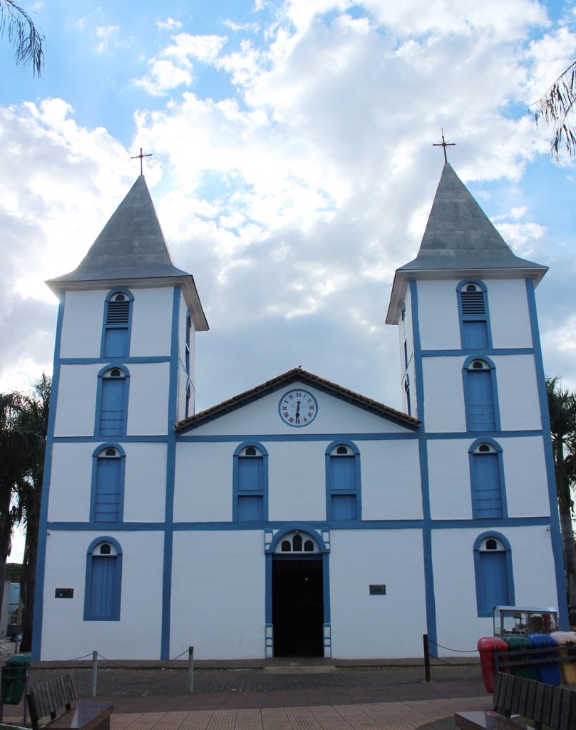 Trindade Turismo Religioso lary di lua