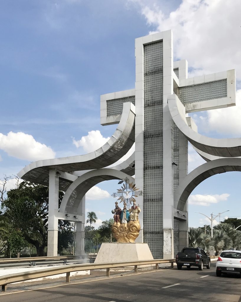 Trindade Turismo Religioso lary di lua