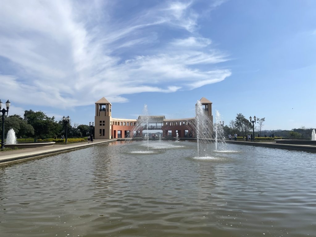 ônibus turístico de Curitiba lary di lua