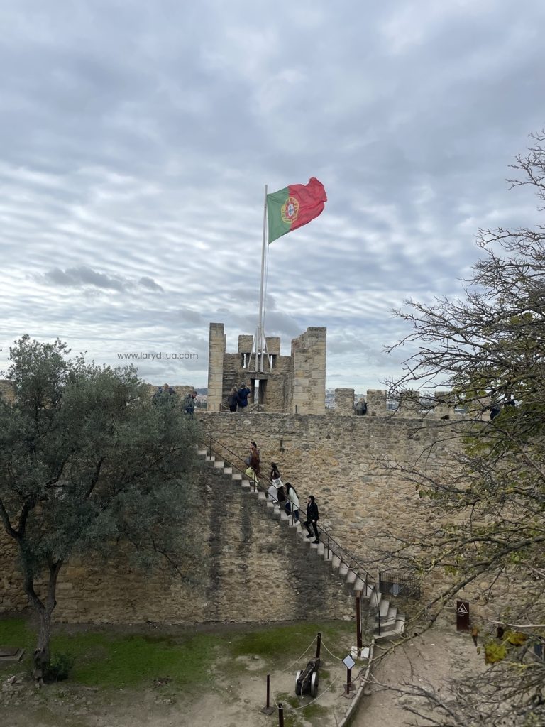 Castelo de São Jorge Portugal lary di lua